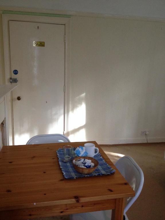 Lenton Lodge Guest House Horley Ruang foto