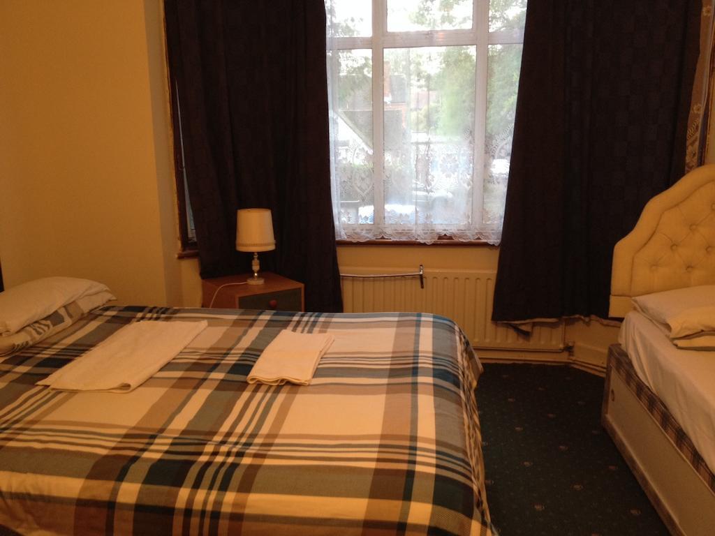 Lenton Lodge Guest House Horley Bagian luar foto