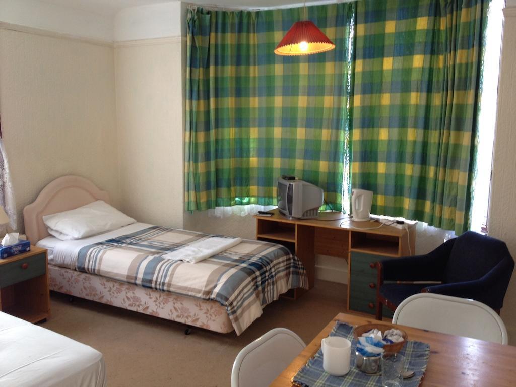 Lenton Lodge Guest House Horley Ruang foto