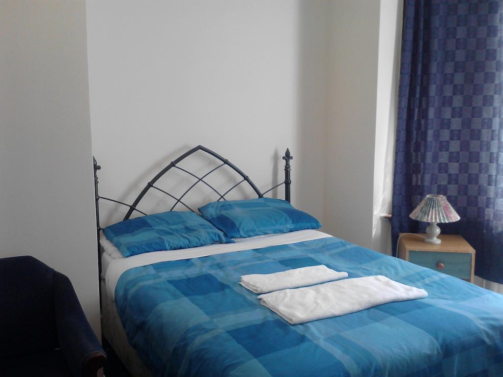 Lenton Lodge Guest House Horley Ruang foto
